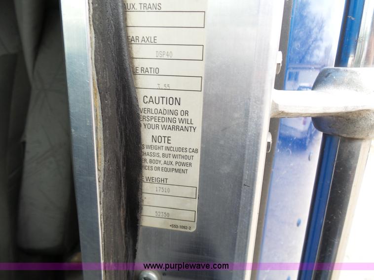 image for item K4275 2007 Kenworth T600 semi truck