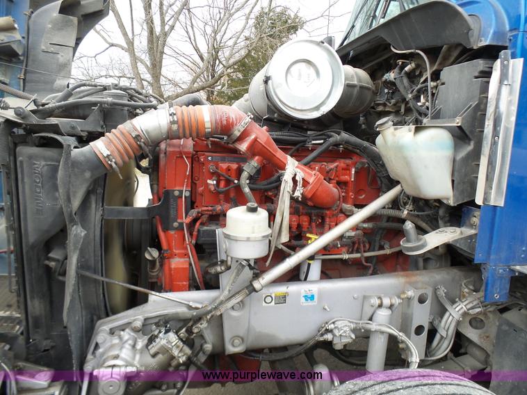 image for item K4275 2007 Kenworth T600 semi truck