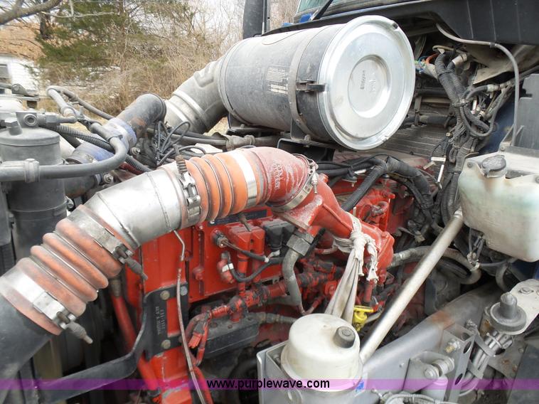 image for item K4275 2007 Kenworth T600 semi truck