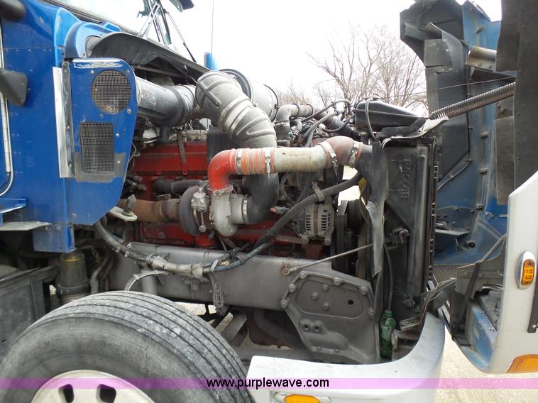 image for item K4275 2007 Kenworth T600 semi truck