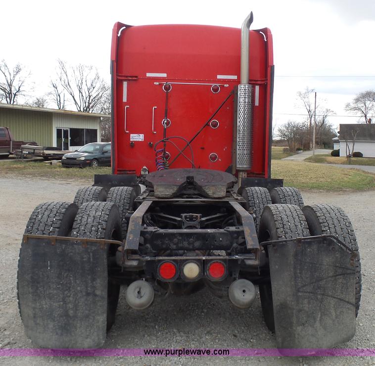 image for item K4276 2003 Kenworth T600 semi truck