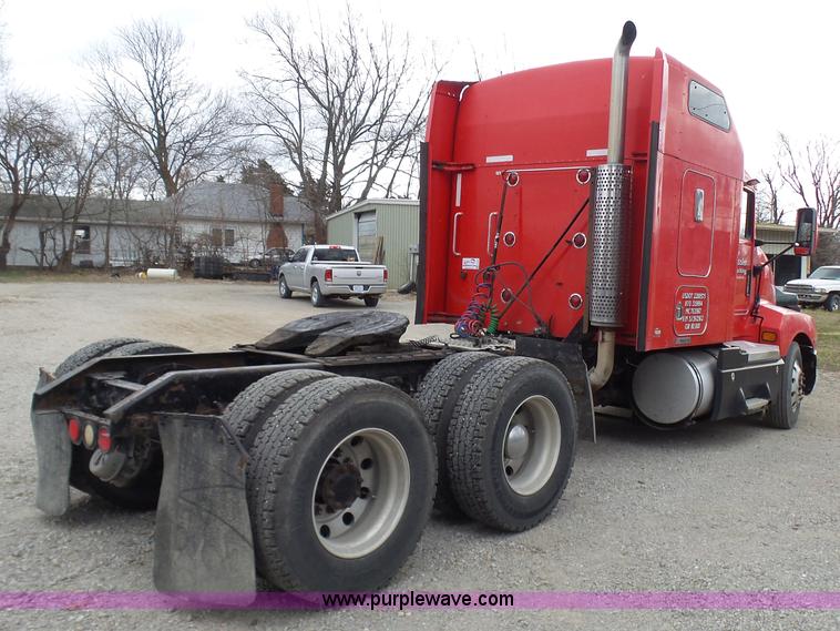 image for item K4276 2003 Kenworth T600 semi truck