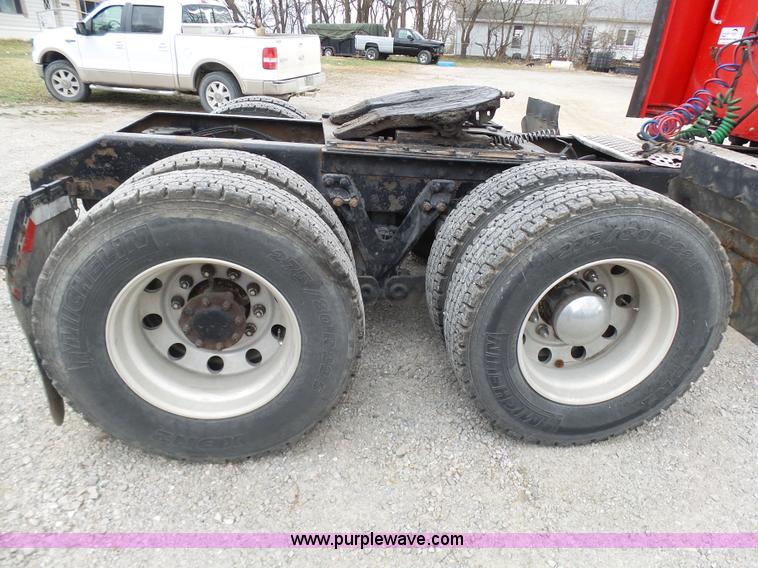 image for item K4276 2003 Kenworth T600 semi truck