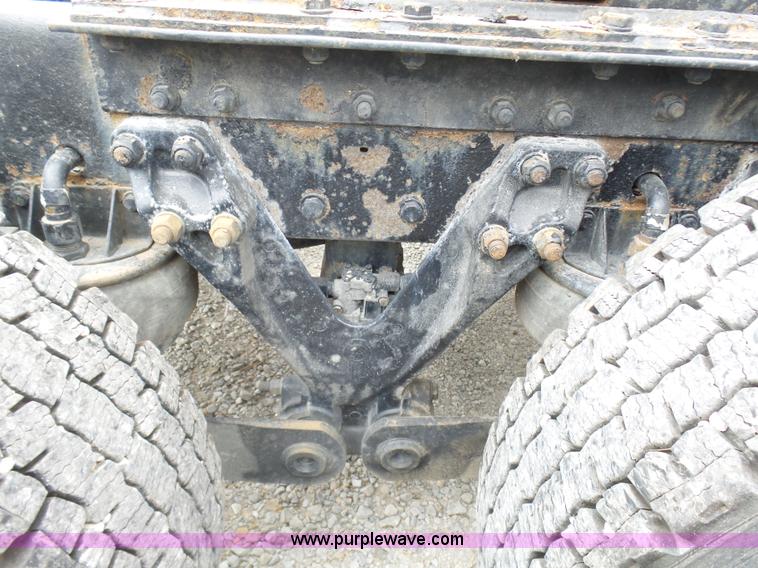 image for item K4276 2003 Kenworth T600 semi truck