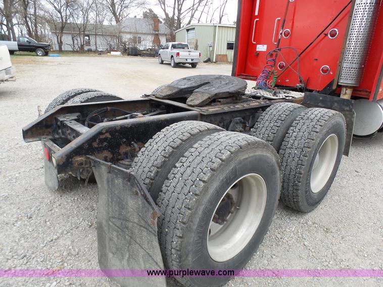 image for item K4276 2003 Kenworth T600 semi truck