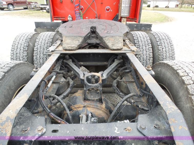 image for item K4276 2003 Kenworth T600 semi truck