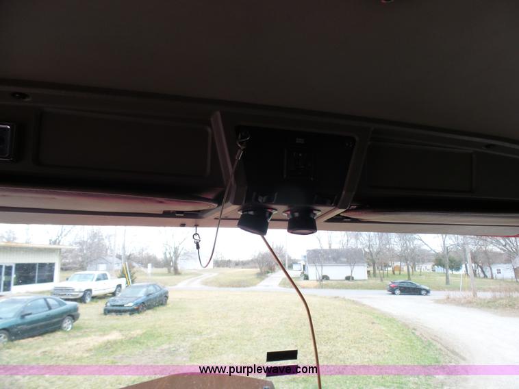 image for item K4276 2003 Kenworth T600 semi truck