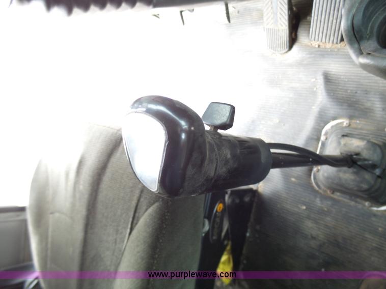 image for item K4276 2003 Kenworth T600 semi truck