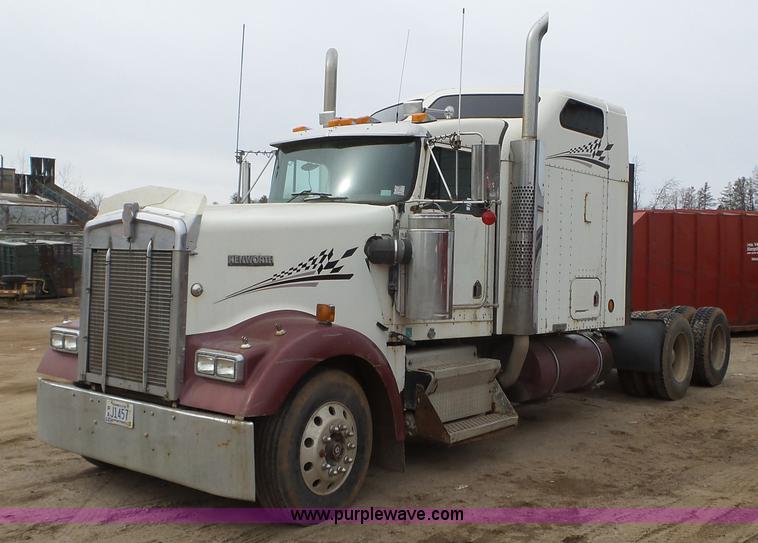 image for item K5631 2000 Kenworth W900 semi truck