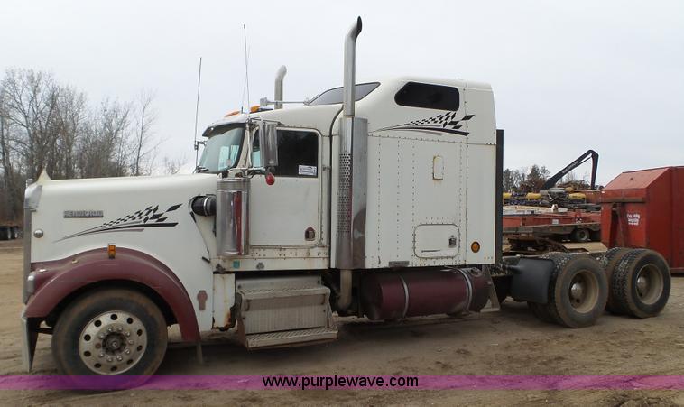 image for item K5631 2000 Kenworth W900 semi truck