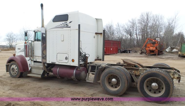 image for item K5631 2000 Kenworth W900 semi truck