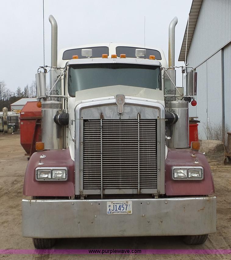 image for item K5631 2000 Kenworth W900 semi truck