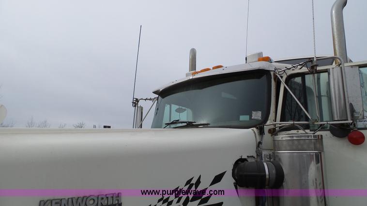 image for item K5631 2000 Kenworth W900 semi truck
