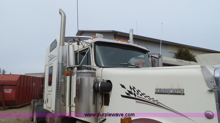 image for item K5631 2000 Kenworth W900 semi truck