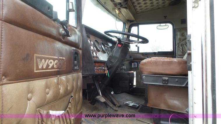 image for item K5631 2000 Kenworth W900 semi truck