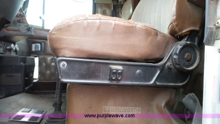 image for item K5631 2000 Kenworth W900 semi truck