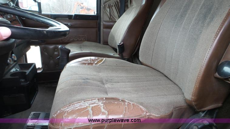 image for item K5631 2000 Kenworth W900 semi truck