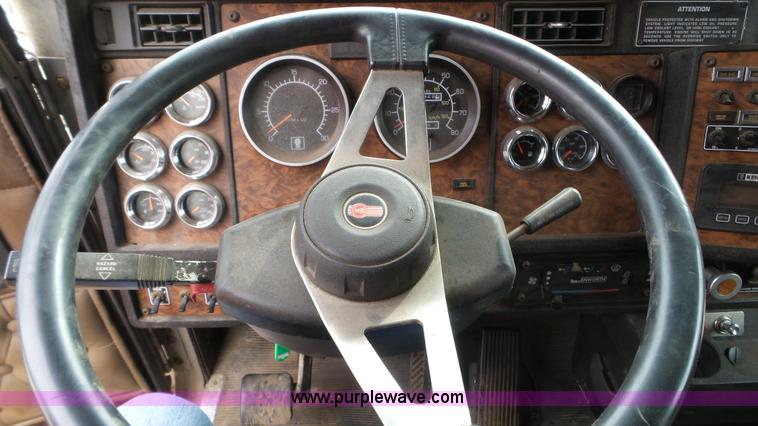 image for item K5631 2000 Kenworth W900 semi truck
