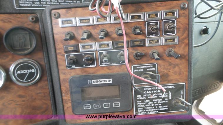 image for item K5631 2000 Kenworth W900 semi truck