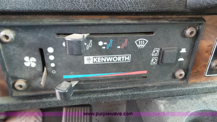 image for item K5631 2000 Kenworth W900 semi truck