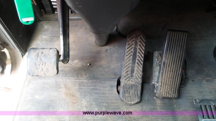 image for item K5631 2000 Kenworth W900 semi truck