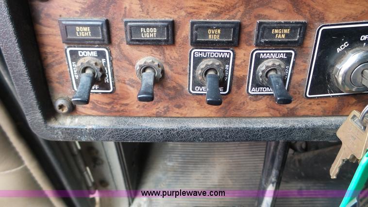 image for item K5631 2000 Kenworth W900 semi truck