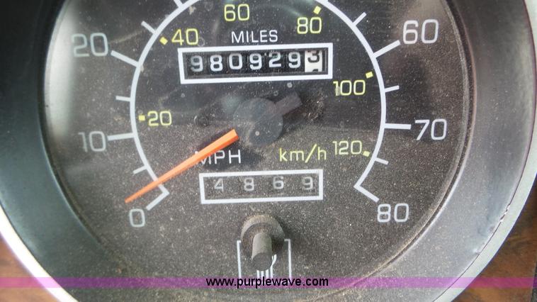 image for item K5631 2000 Kenworth W900 semi truck