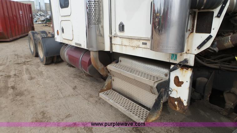 image for item K5631 2000 Kenworth W900 semi truck