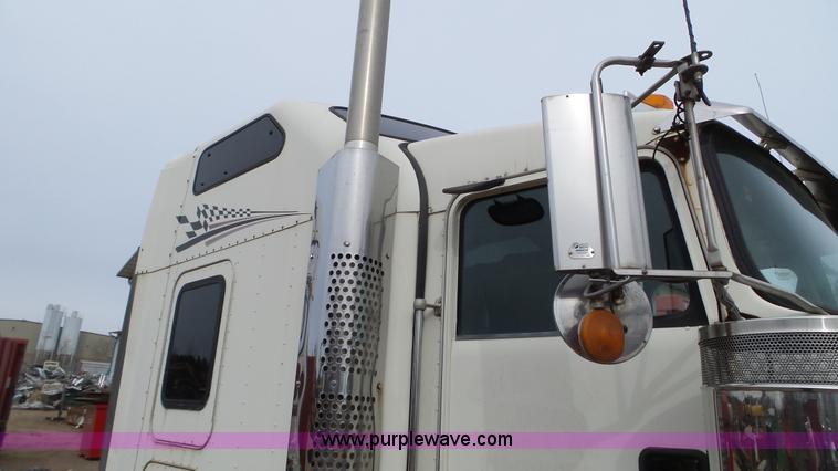 image for item K5631 2000 Kenworth W900 semi truck