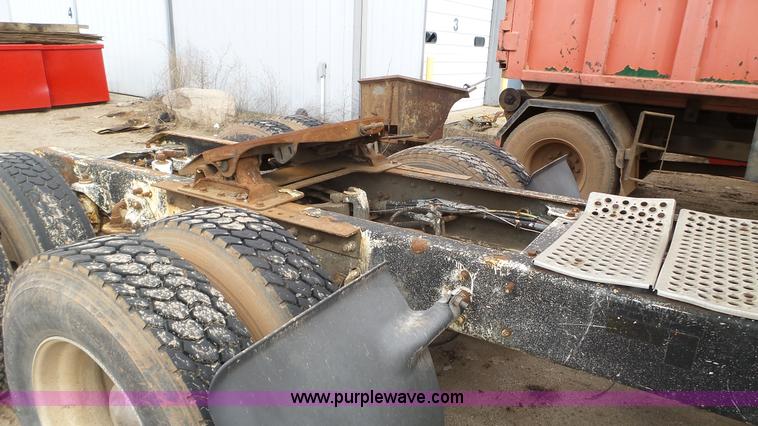 image for item K5631 2000 Kenworth W900 semi truck