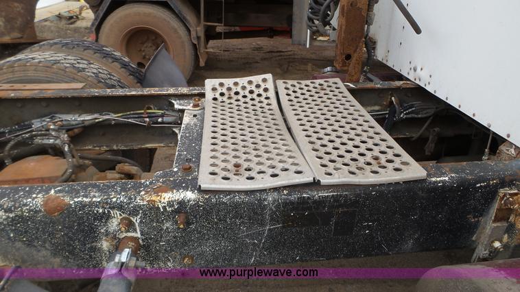 image for item K5631 2000 Kenworth W900 semi truck