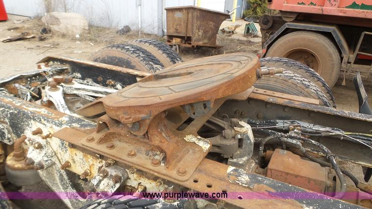 image for item K5631 2000 Kenworth W900 semi truck