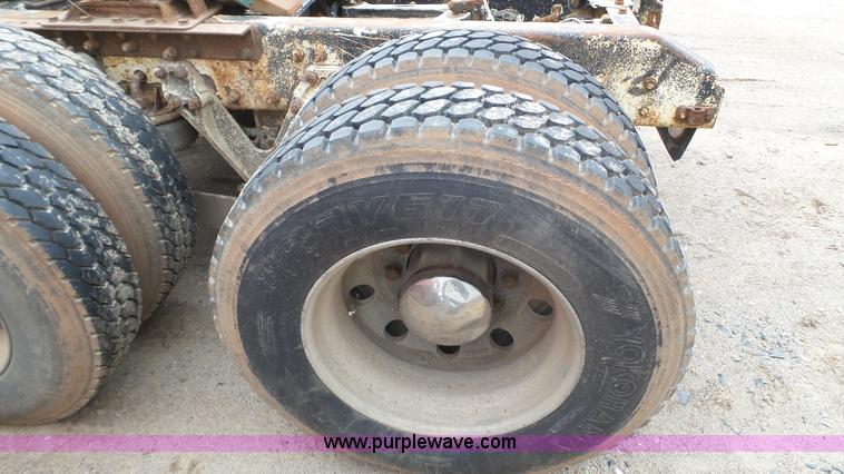 image for item K5631 2000 Kenworth W900 semi truck