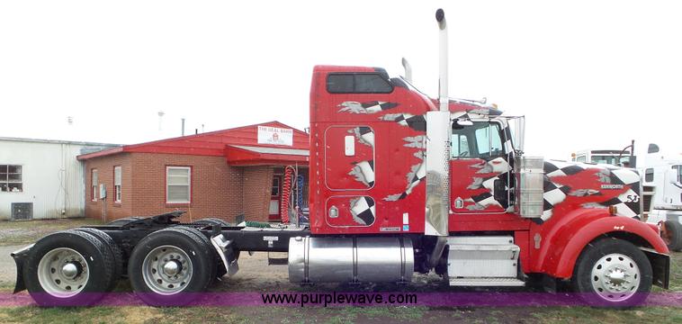 image for item K6831 1996 Kenworth W900 semi truck