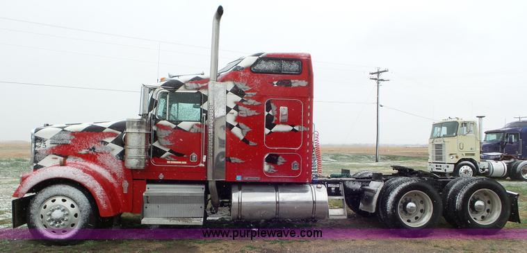 image for item K6831 1996 Kenworth W900 semi truck