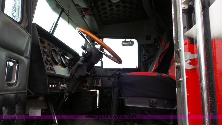 image for item K6831 1996 Kenworth W900 semi truck