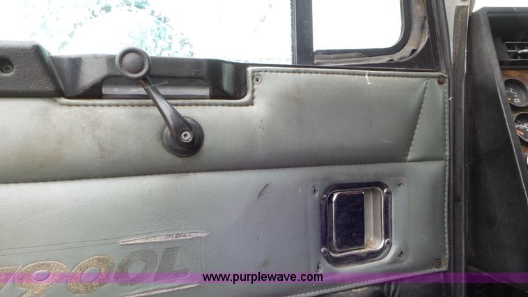 image for item K6831 1996 Kenworth W900 semi truck