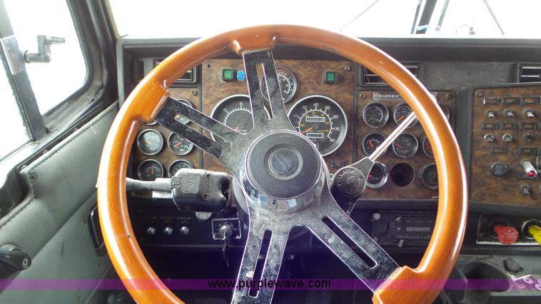 image for item K6831 1996 Kenworth W900 semi truck