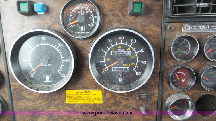 image for item K6831 1996 Kenworth W900 semi truck