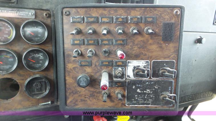 image for item K6831 1996 Kenworth W900 semi truck