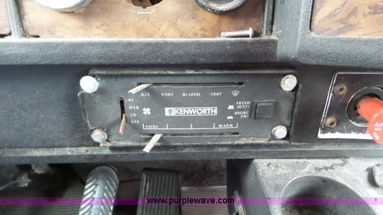 image for item K6831 1996 Kenworth W900 semi truck