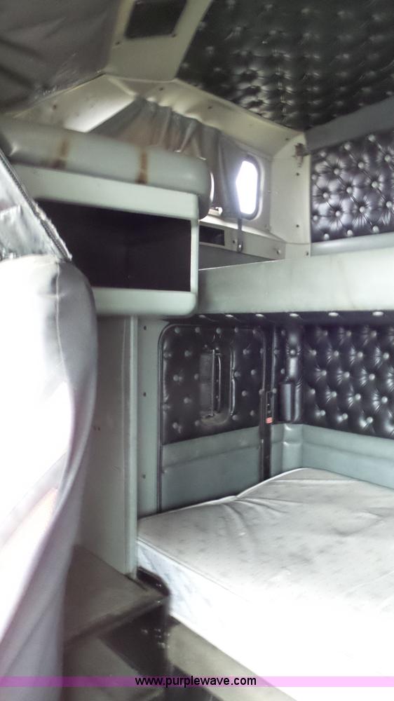 image for item K6831 1996 Kenworth W900 semi truck