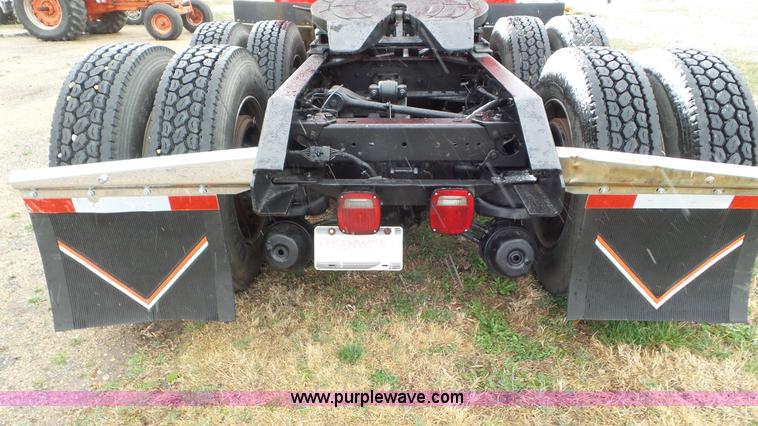 image for item K6831 1996 Kenworth W900 semi truck