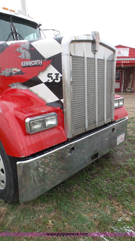 image for item K6831 1996 Kenworth W900 semi truck