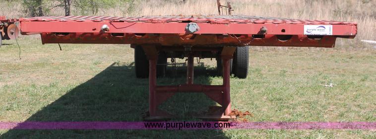 image for item K8985 1971 Lufkin flatbed trailer