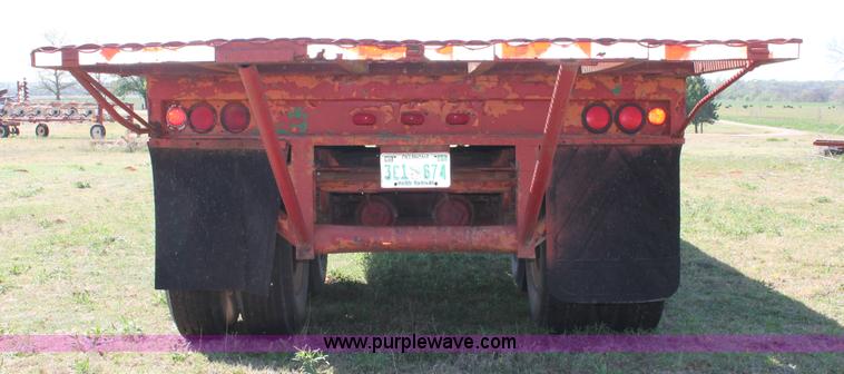 image for item K8985 1971 Lufkin flatbed trailer
