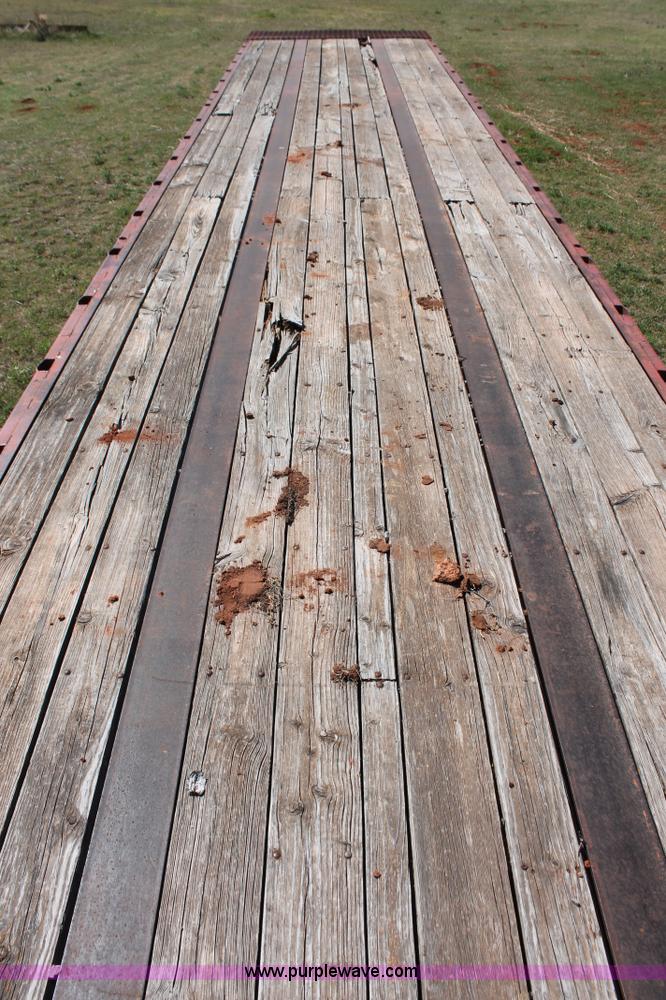 image for item K8985 1971 Lufkin flatbed trailer