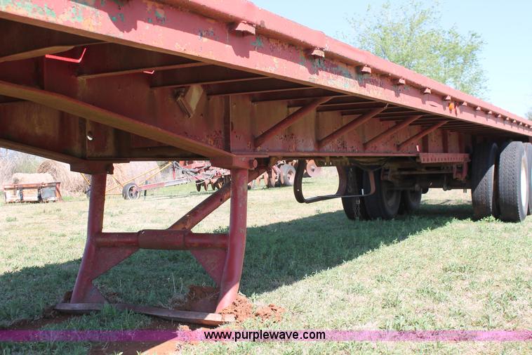 image for item K8985 1971 Lufkin flatbed trailer