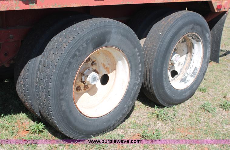 image for item K8985 1971 Lufkin flatbed trailer