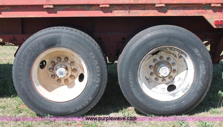 image for item K8985 1971 Lufkin flatbed trailer